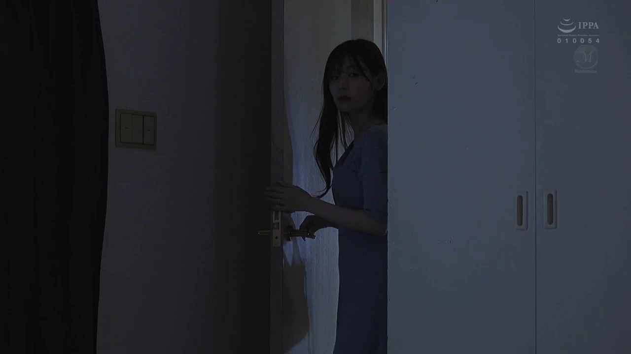 JUQ-757 結婚3年目、最近朝帰り（浮気…？）の多い最愛の妻に嫉妬の上書き中出しSEX 明里つむぎ